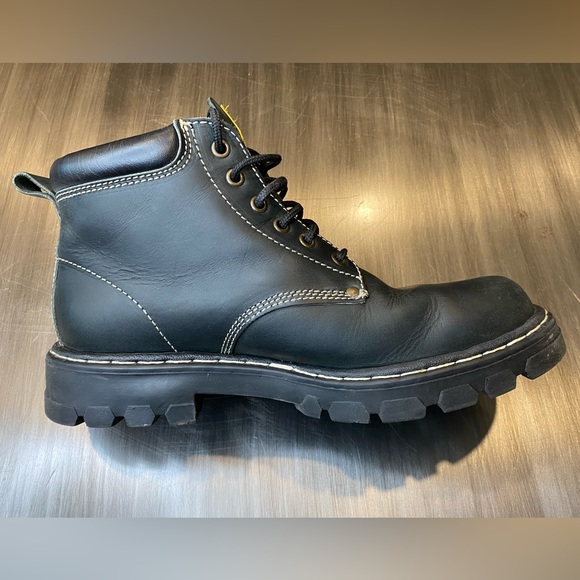 Roots Tuff Boots, Size 10 - Picture 4 of 7